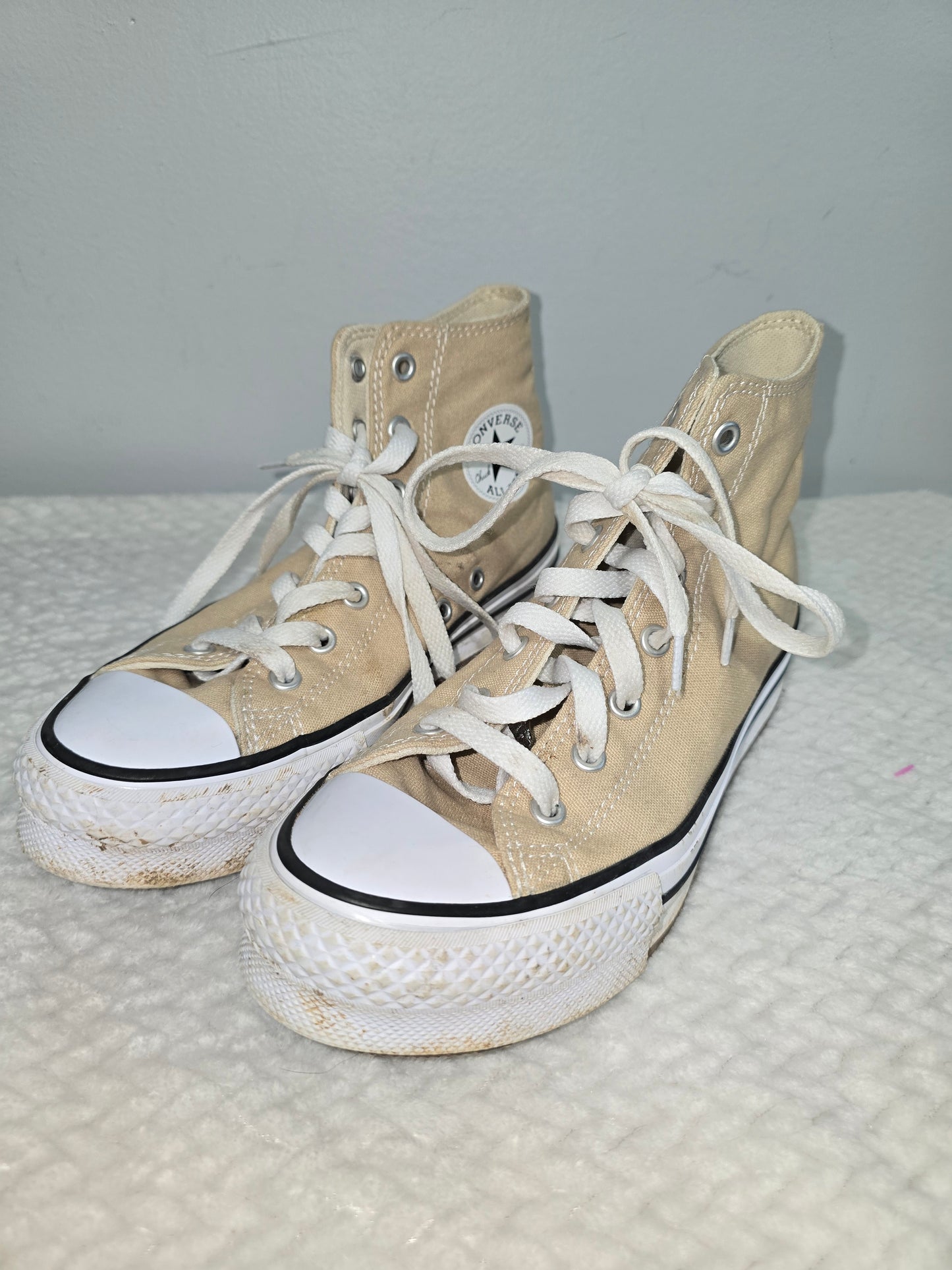 Converse size 4