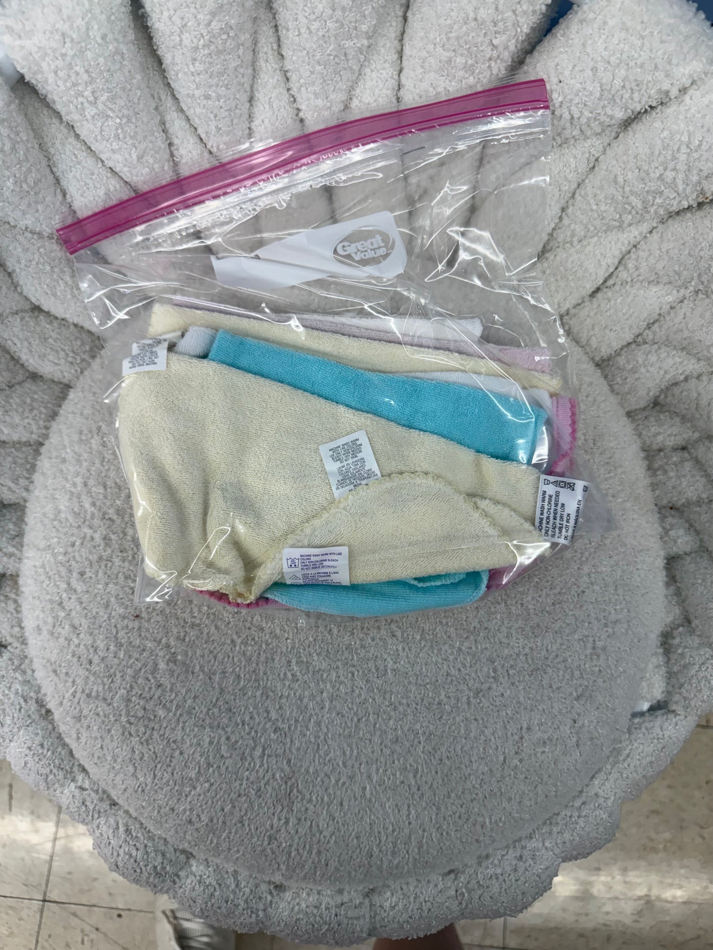 8 Wash Cloths