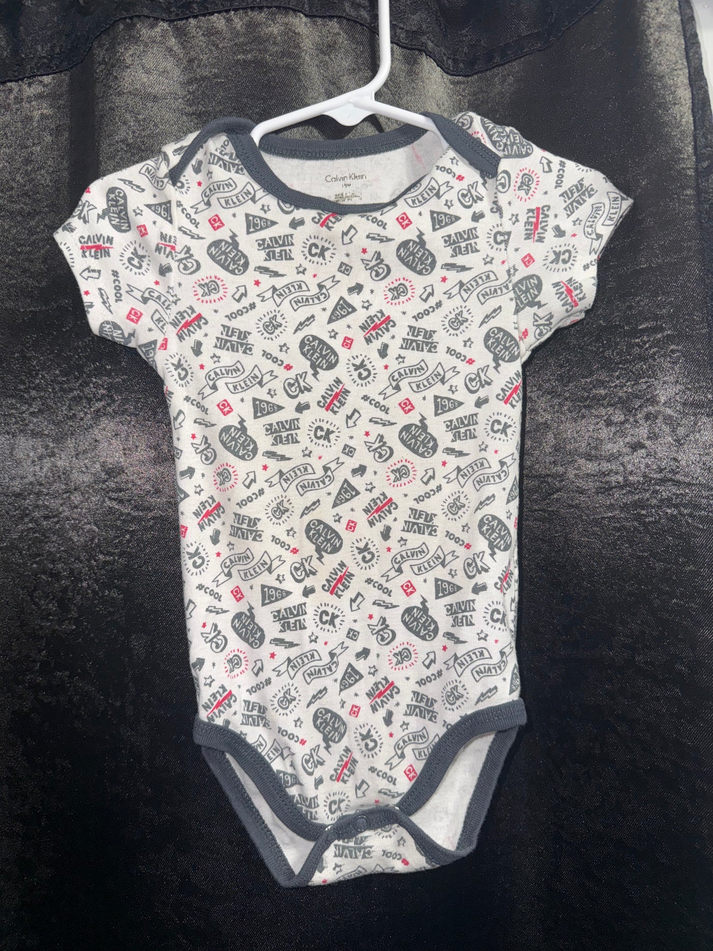 Calvin Klein Onesie 18m
