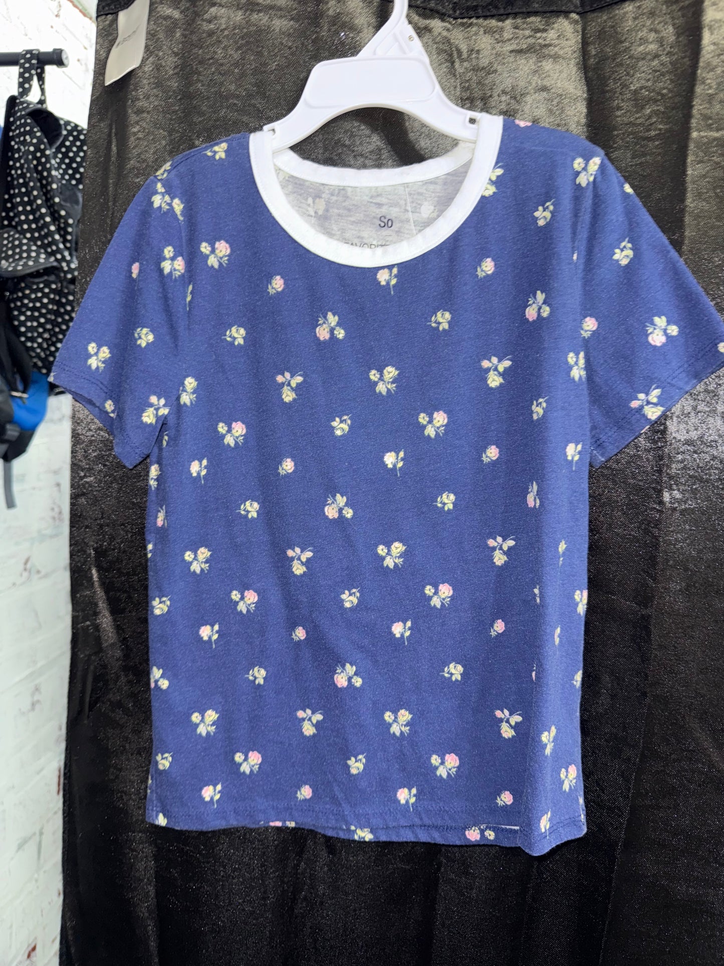 Girl Shirt M
