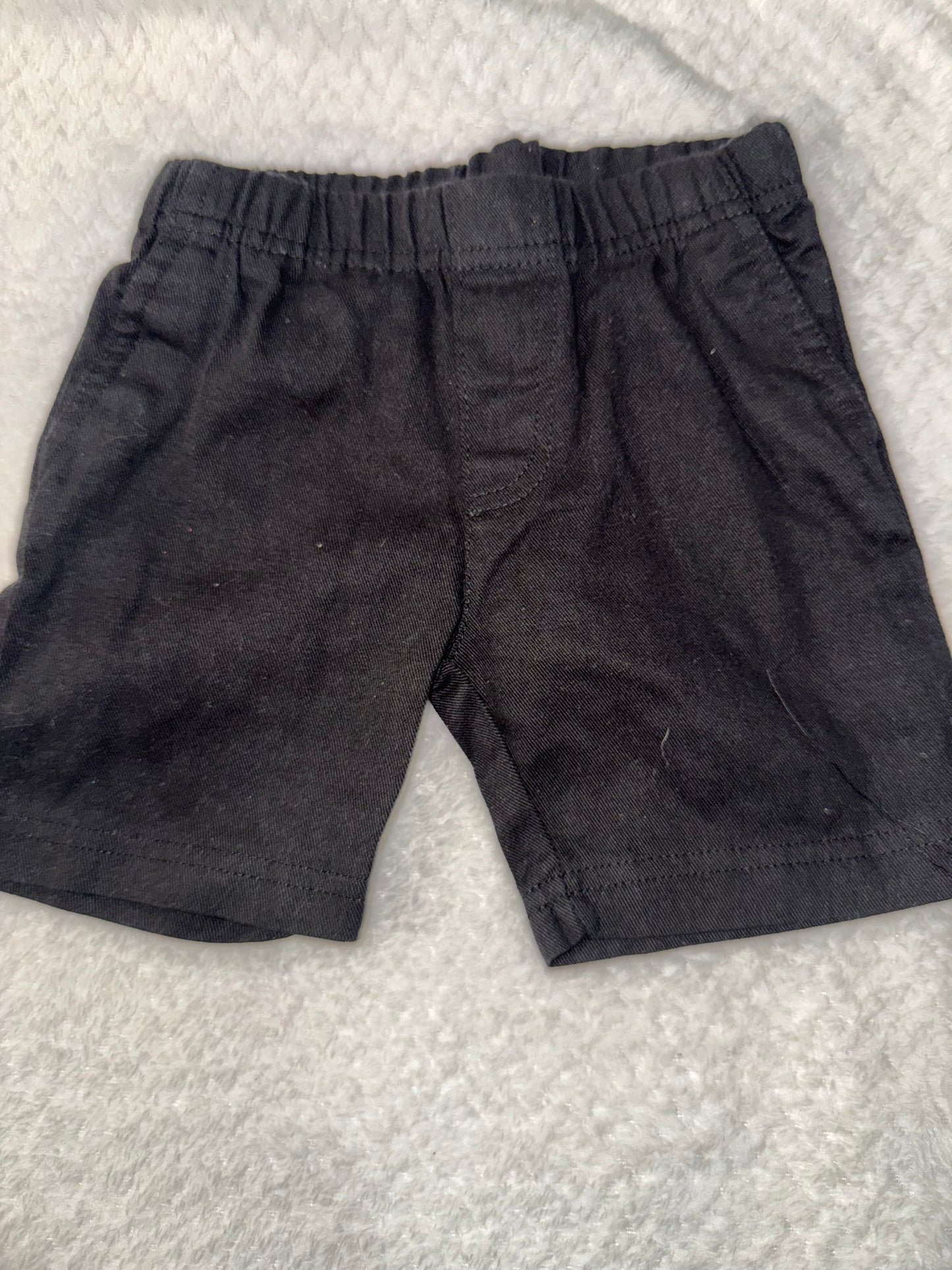 Boys shorts 6/9m