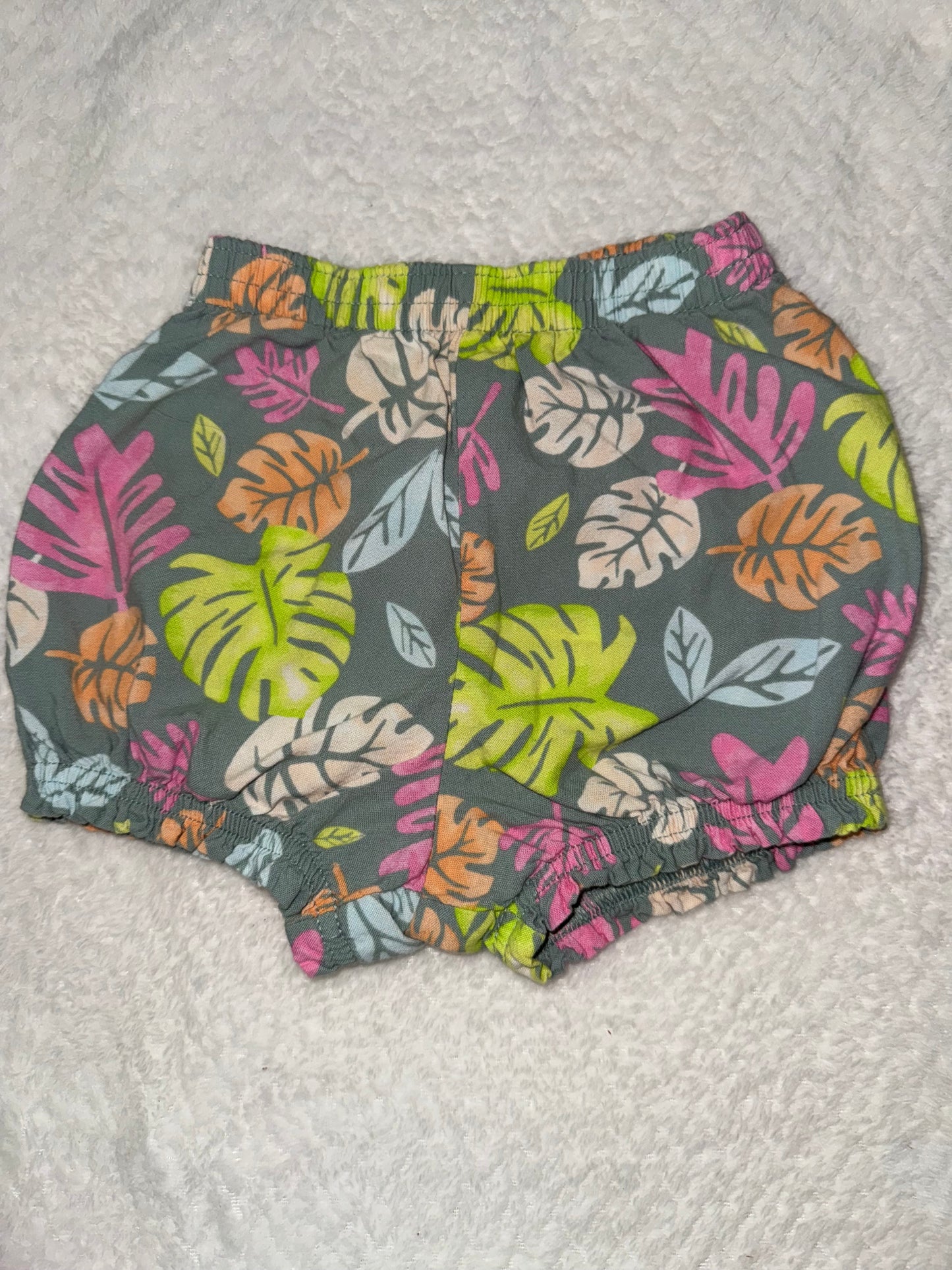 Girls shorts 18m