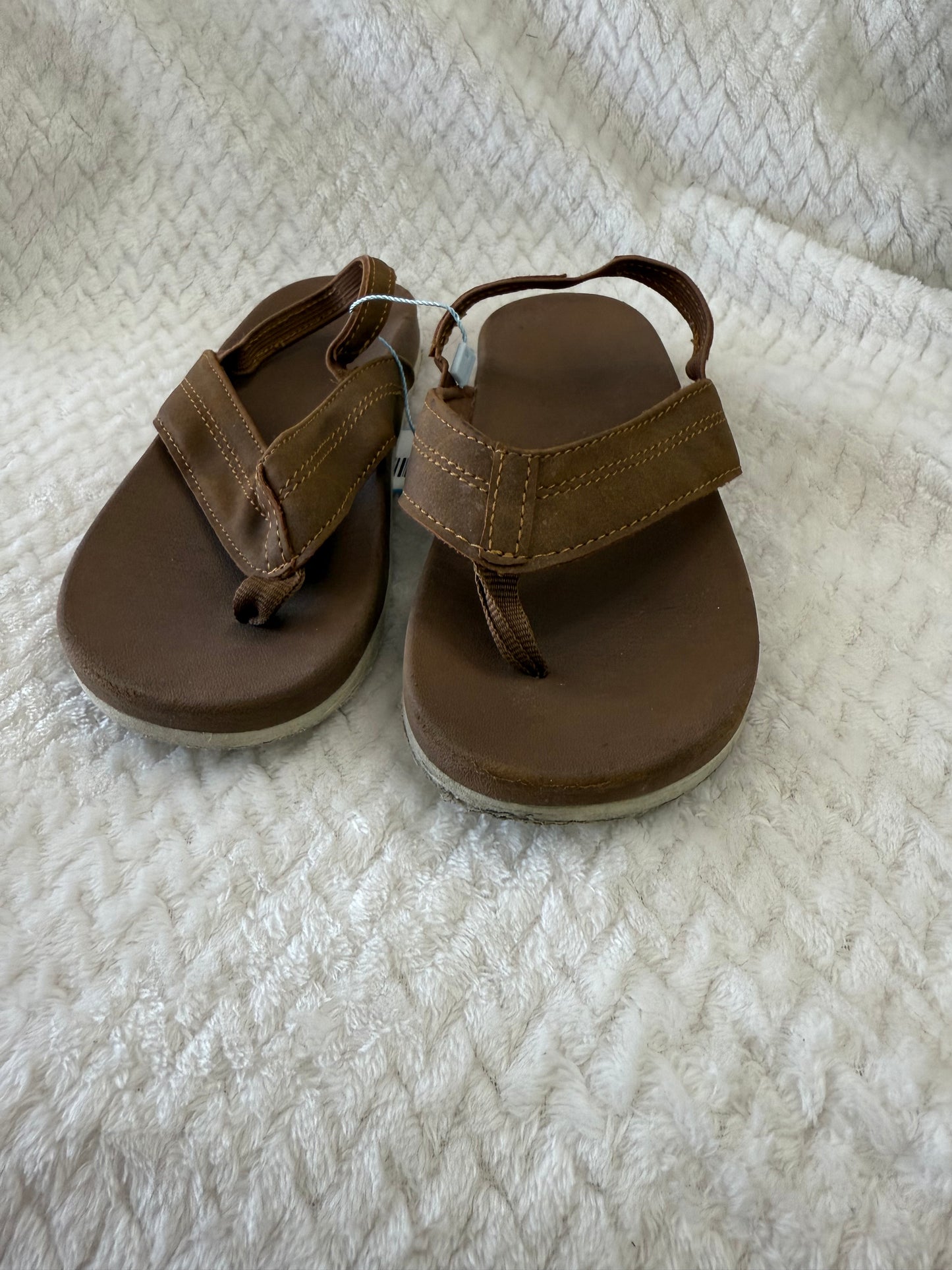 Boys shoe size: 11/12