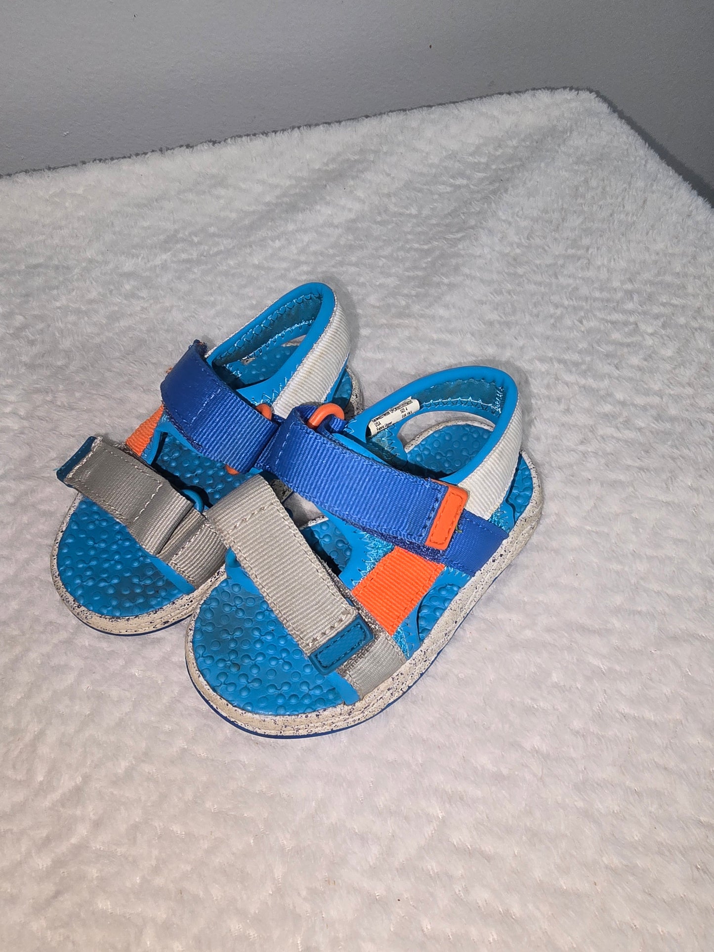 Boy size 4