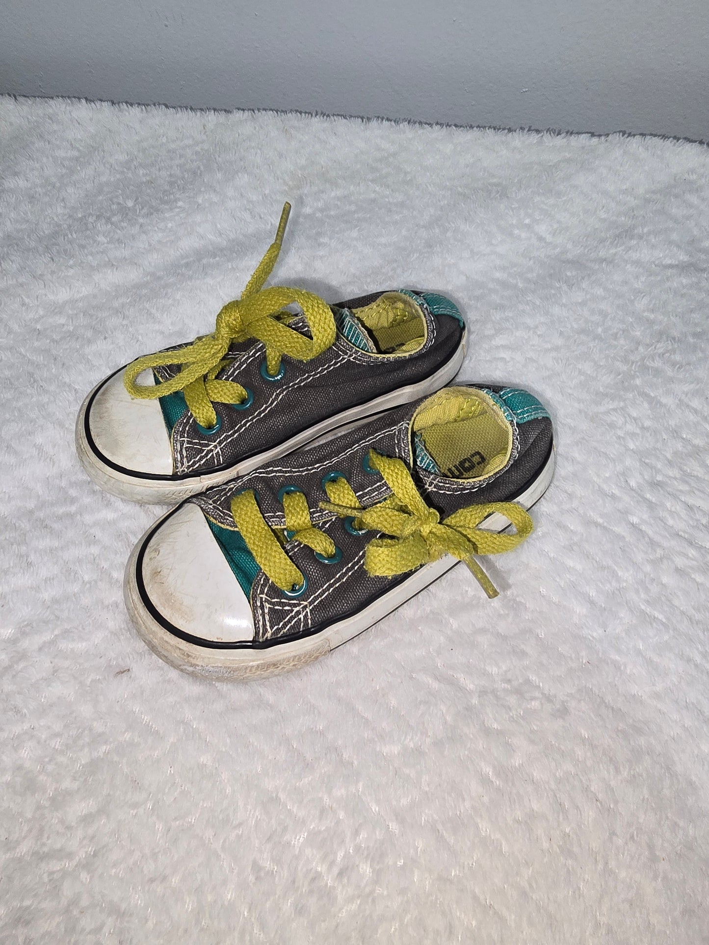 Converse Boy size 6