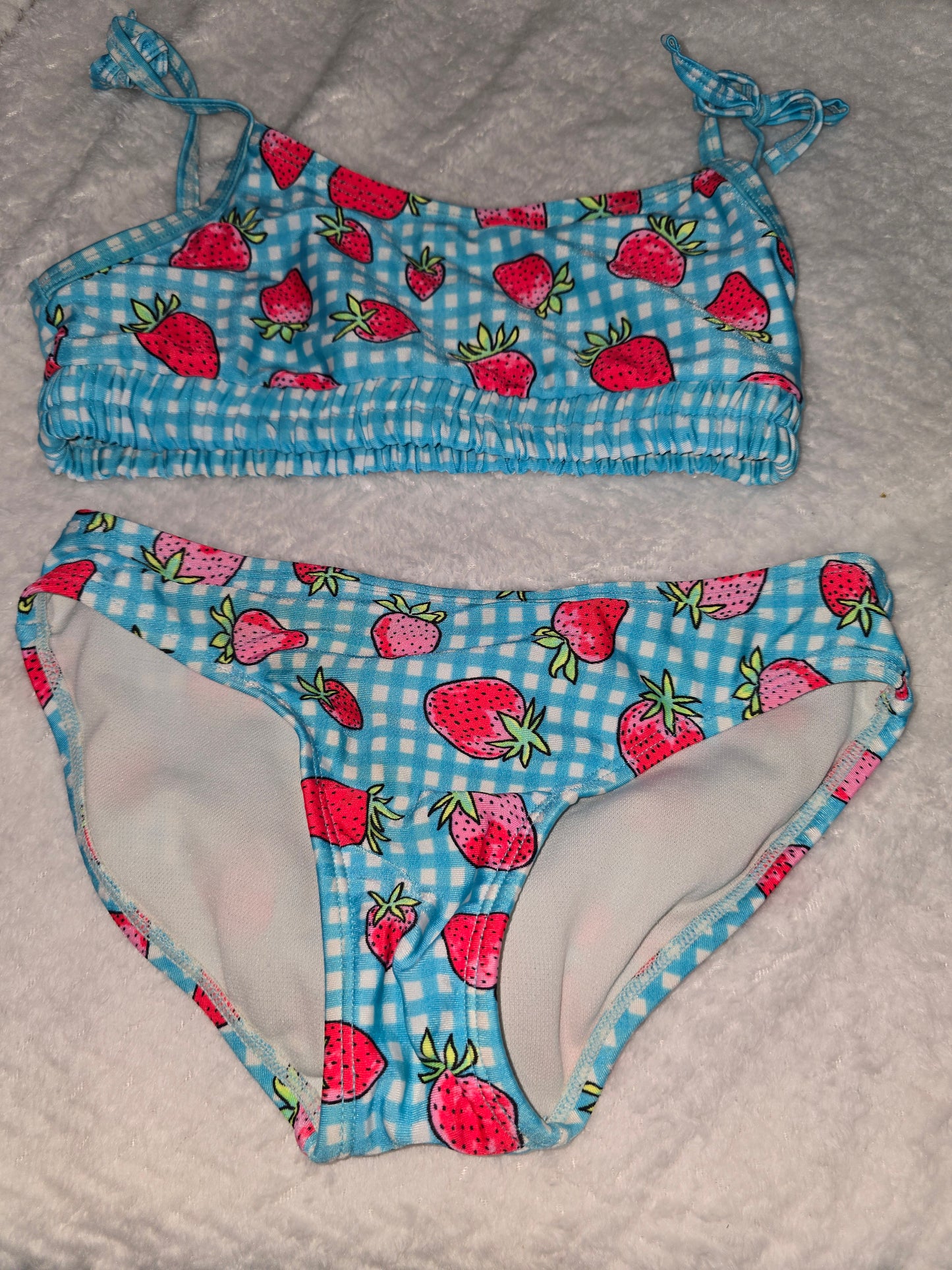 Girl size 6