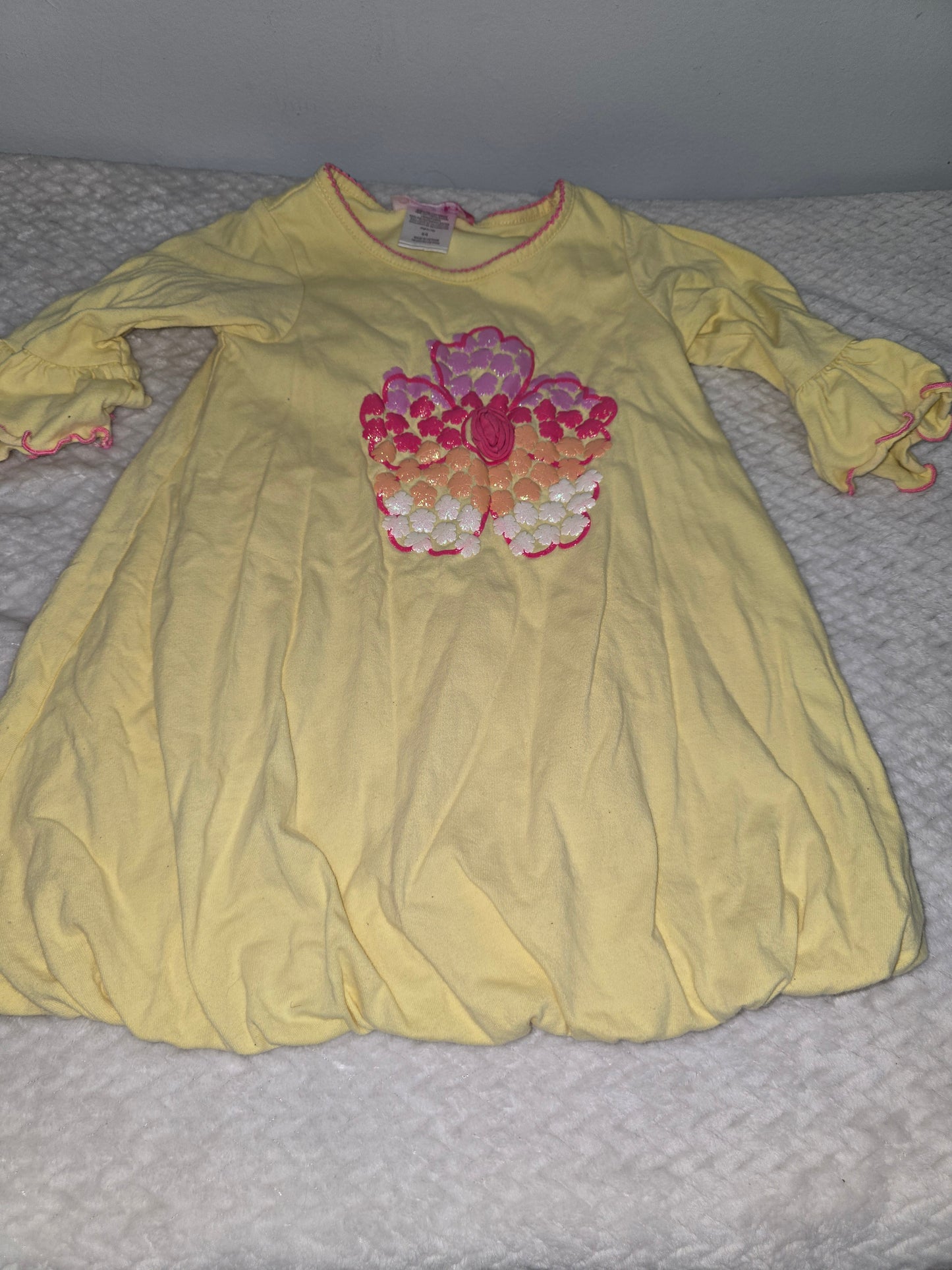 Girl size 4