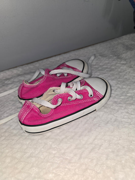 Converse size 8