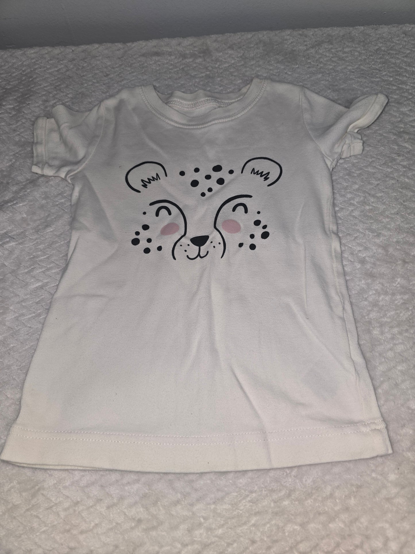 Girl animal shirt size 5