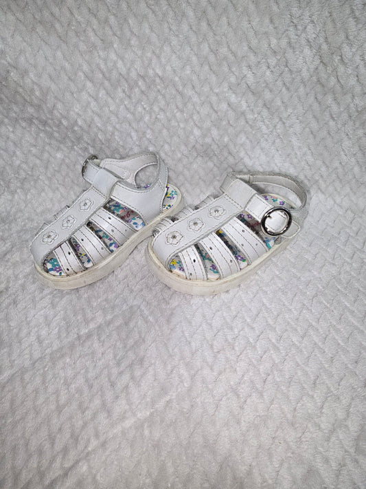Girl size 9
