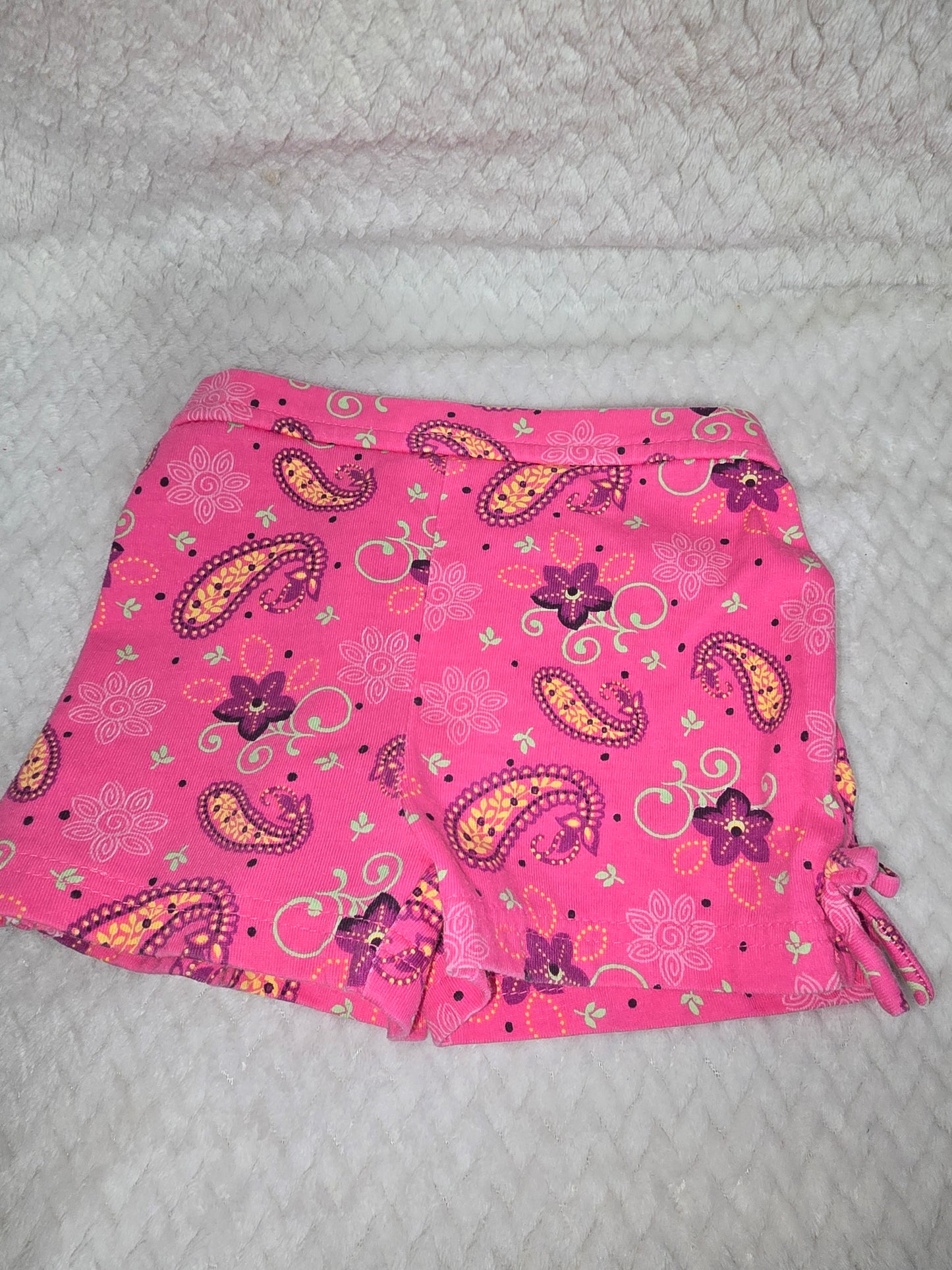 Girl shorts 3-6m