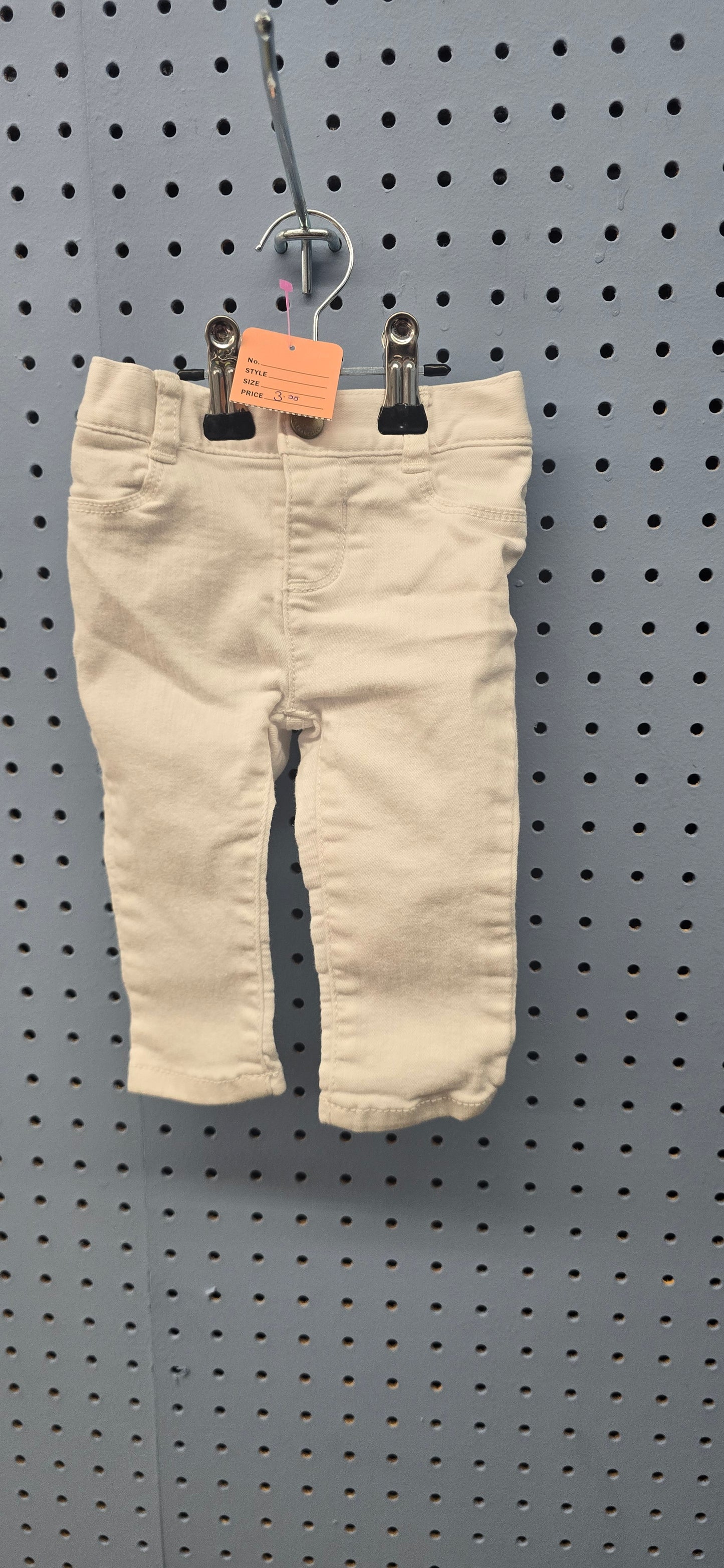 White pants 6-12m