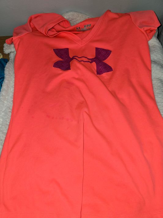 Girl xsmall (small stain on front)