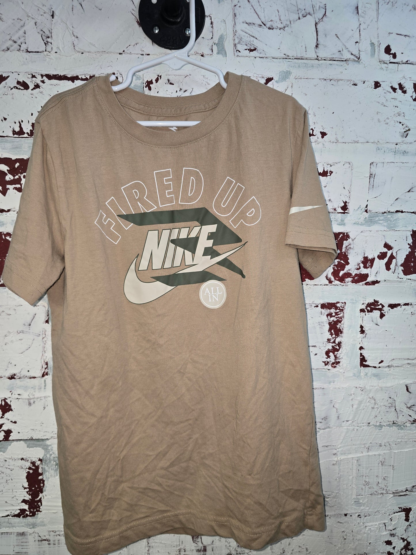 Boy nike size 10/12