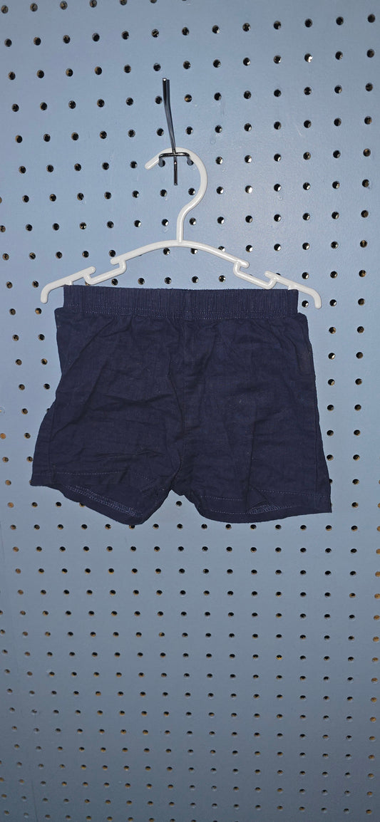 Boy shorts 9-12m