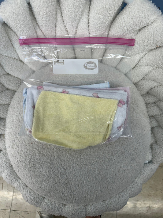 8 Wash Cloths