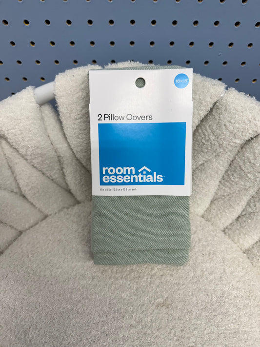 2 Pillow Covers