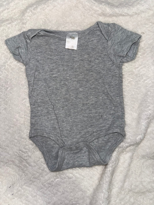 Onesie 3/6m