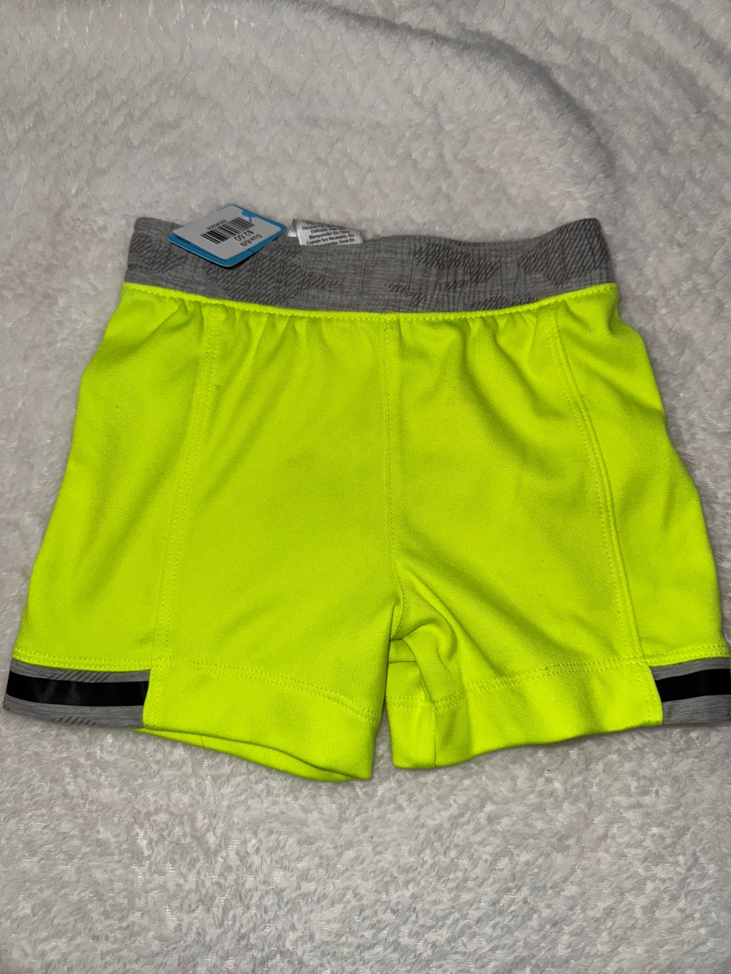 Boys shorts 6/9m