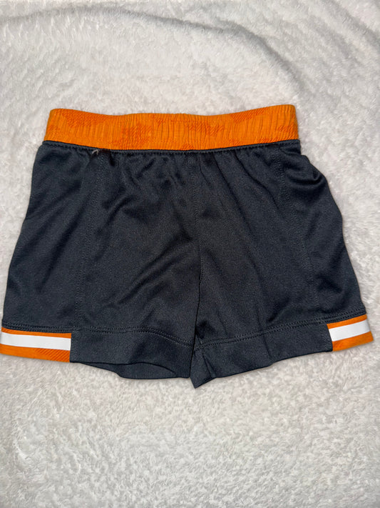 Boys shorts 6/9m