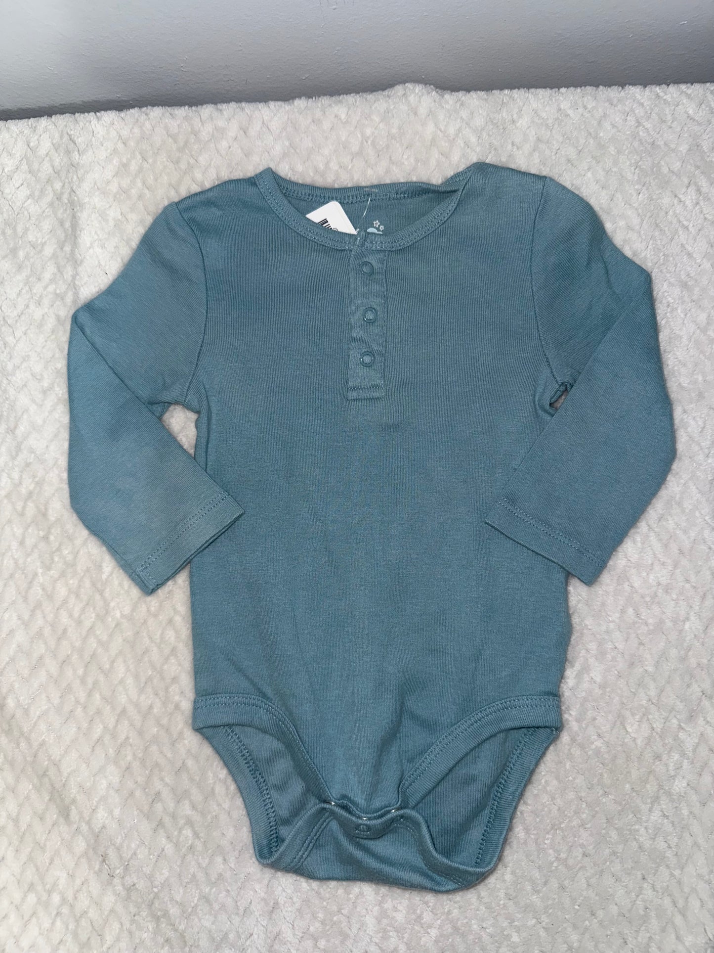 Boys long onesie 6/9m