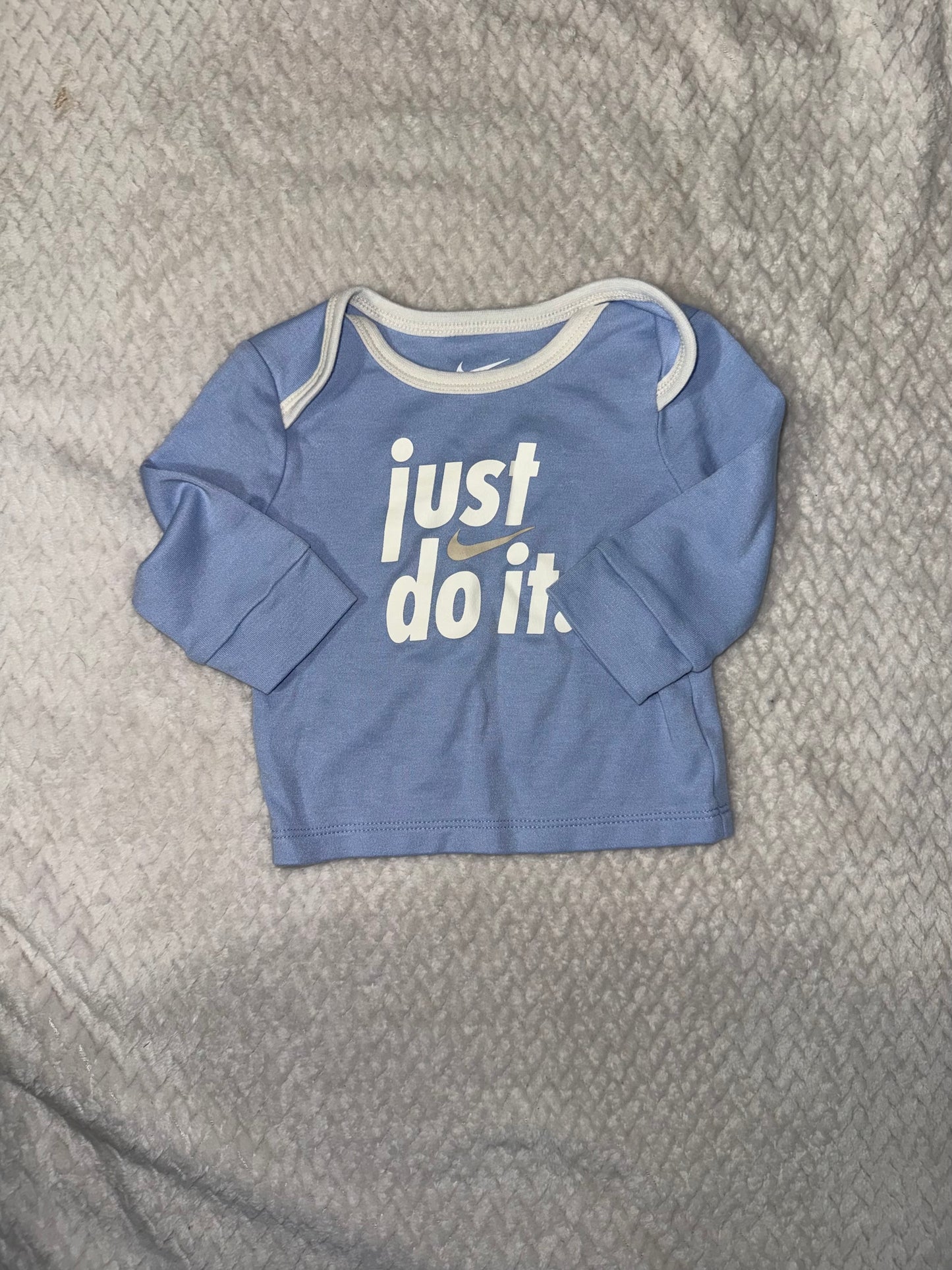 Nike Shirt 6m