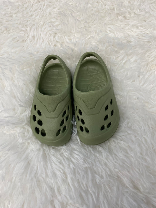Knock off crocs