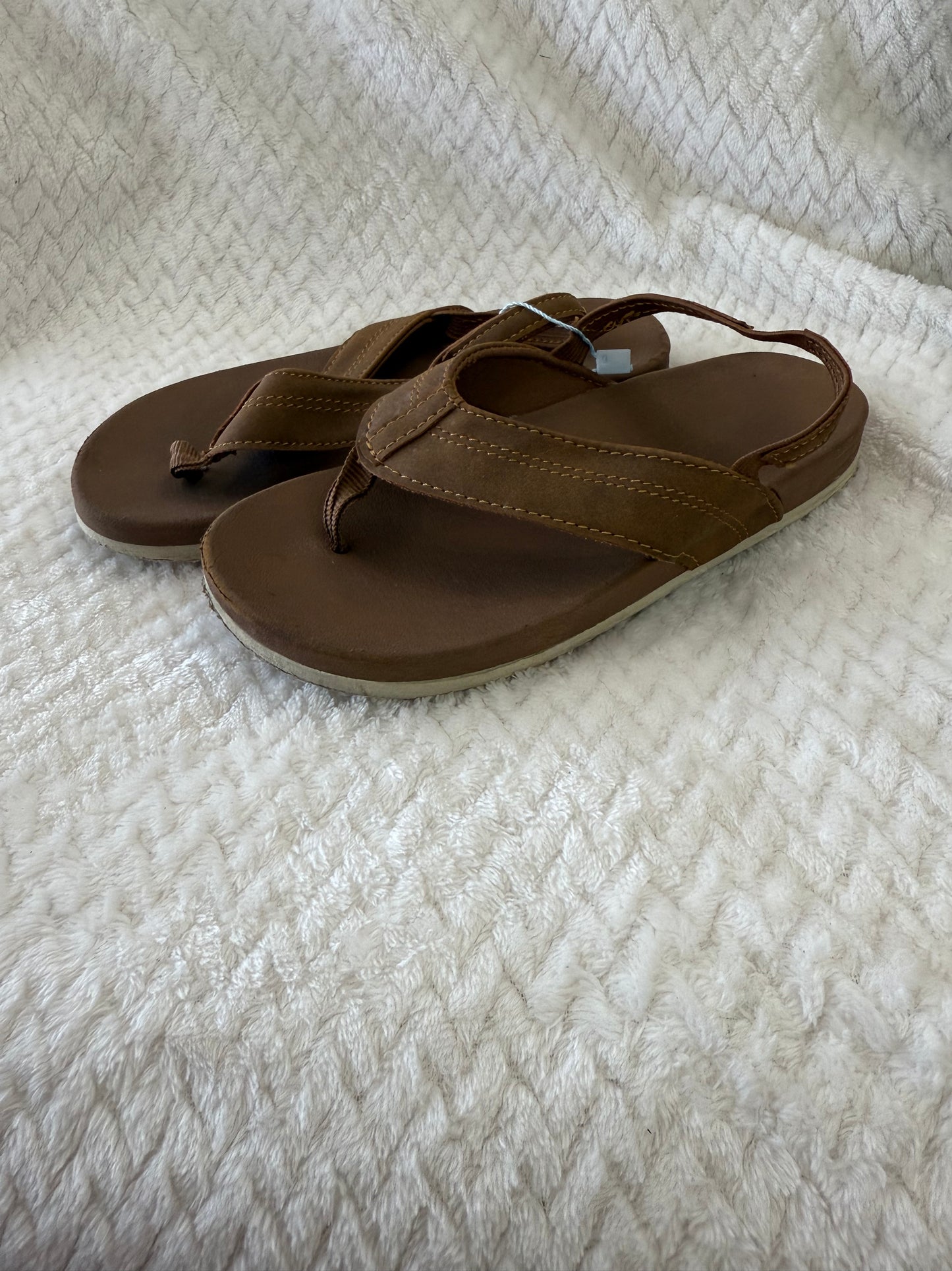 Boys shoe size: 11/12