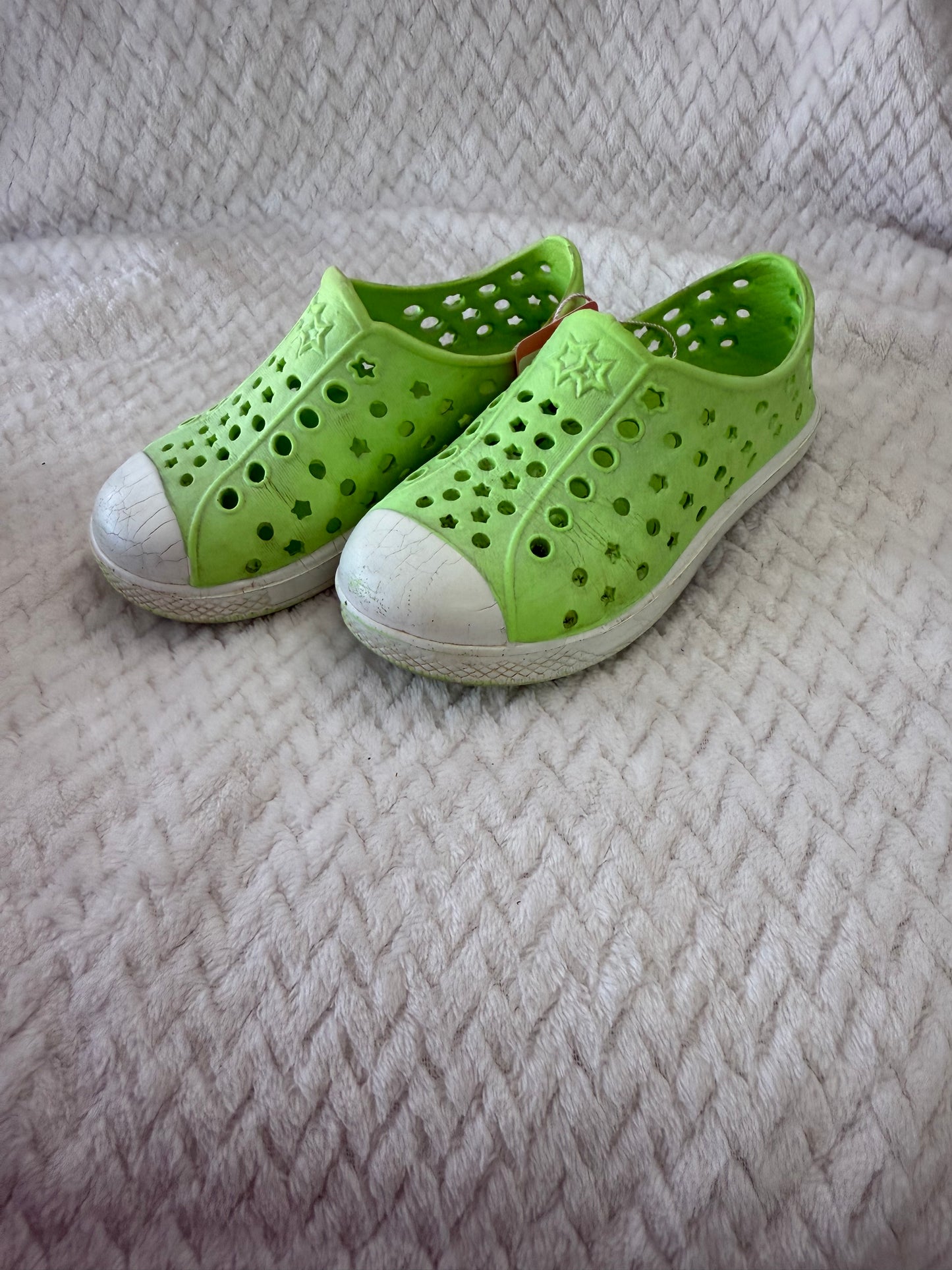 Girls shoes size: 7/8