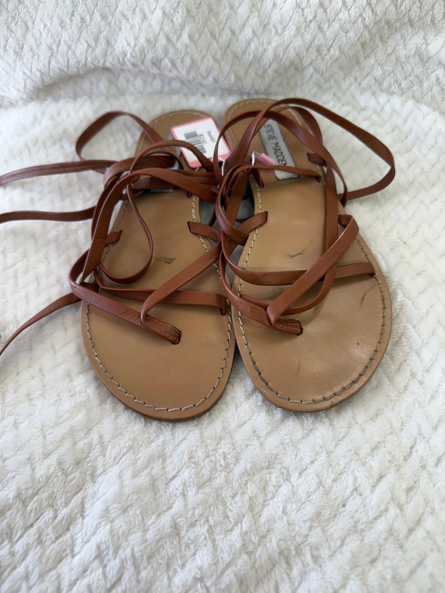 Girls shoe size: 6.5