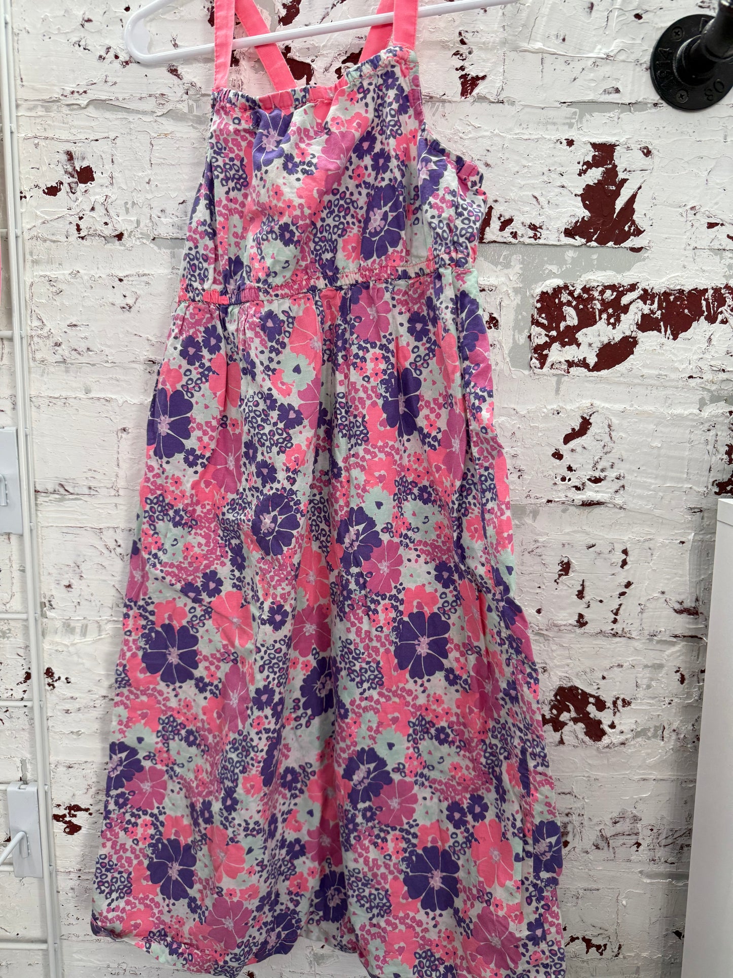 Girls dress size: 5